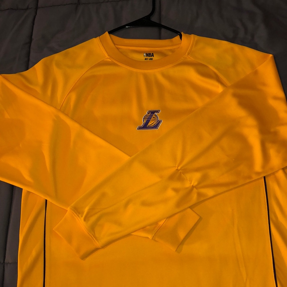 Lakers/NBA warm up style long sleeve